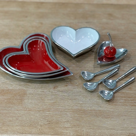 NWOT Inspired Designs Stackable Metal Heart Trays Spoons Cherry 10-Piece Set - Picture 2 of 7